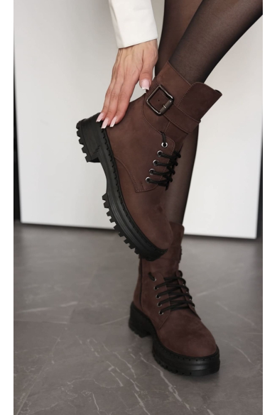 Suede boots
