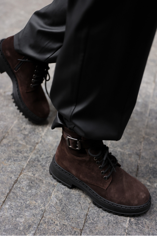Suede boots